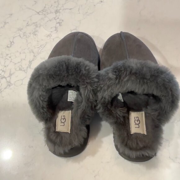 UGG Women's Disquette slip on flats Charcoal Shearling Slippers size 8 - Picture 3 of 5